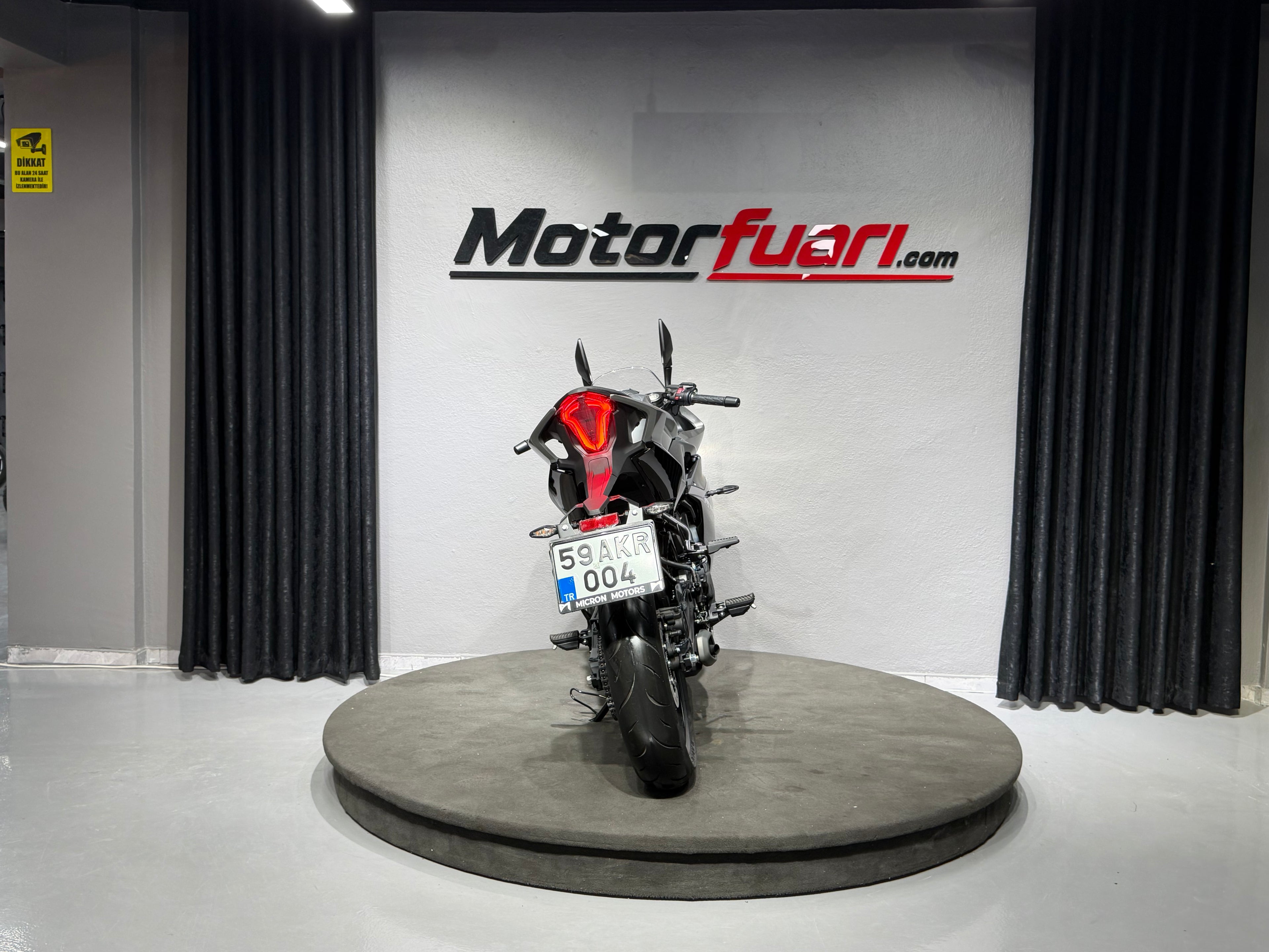 CFMOTO 250 SR     (SIFIR)
