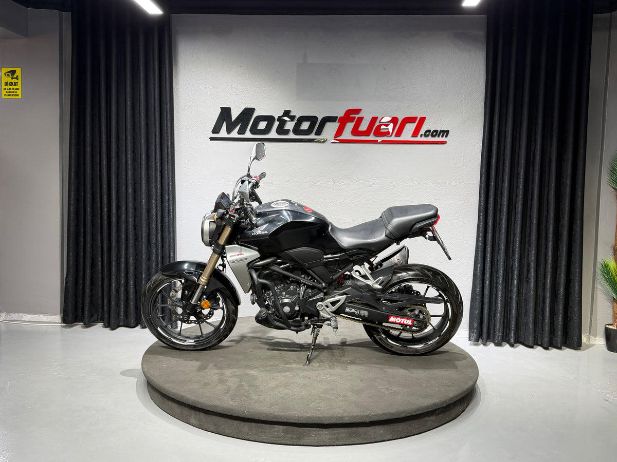 HONDA CB 250R