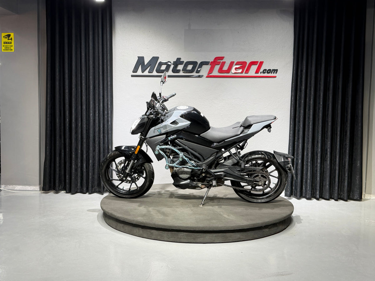 CFMOTO 250NK