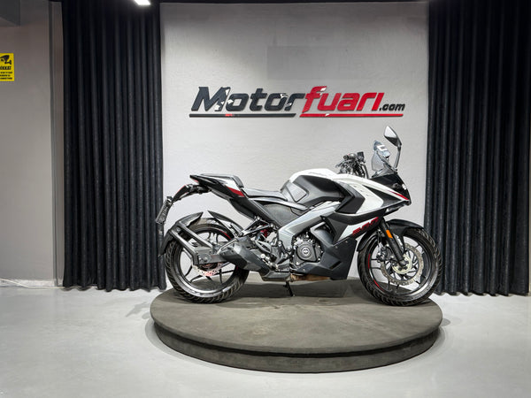 BAJAJ PULSAR RS 200 ABS