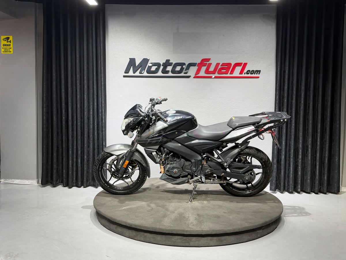 BAJAJ PULSAR NS 200 ABS
