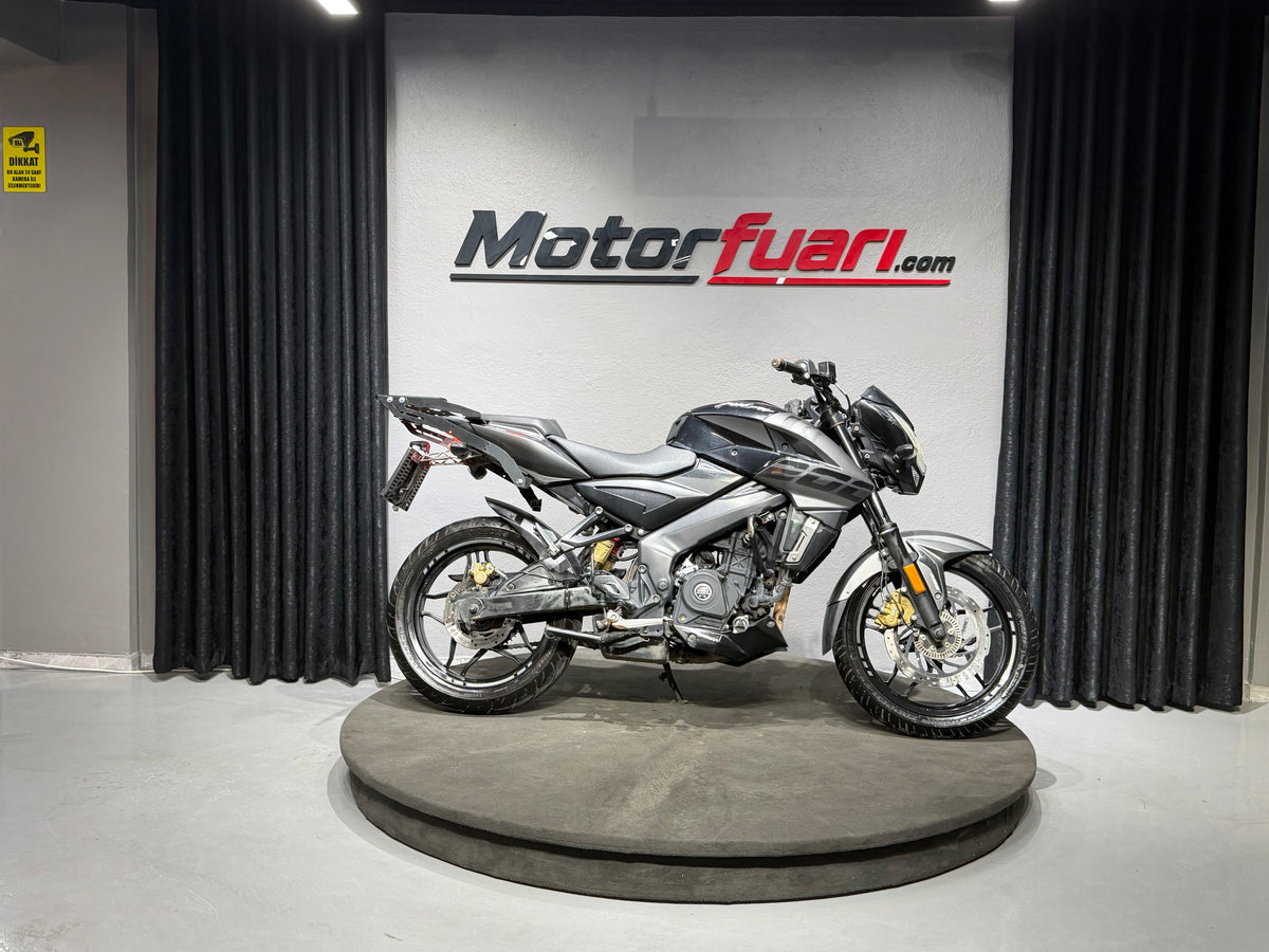 BAJAJ PULSAR NS 200 ABS