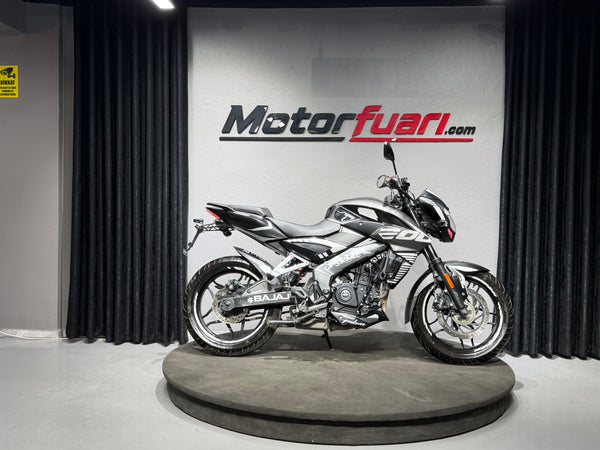 BAJAJ PULSAR NS 200 ABS