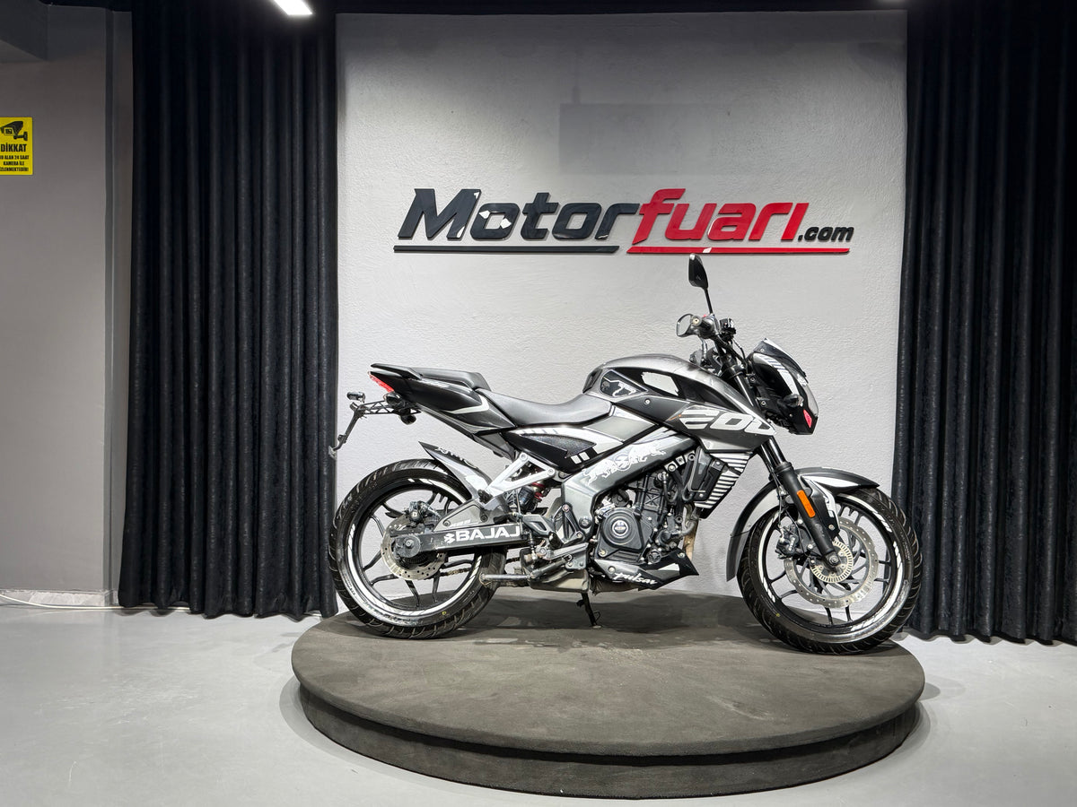BAJAJ PULSAR NS 200 ABS