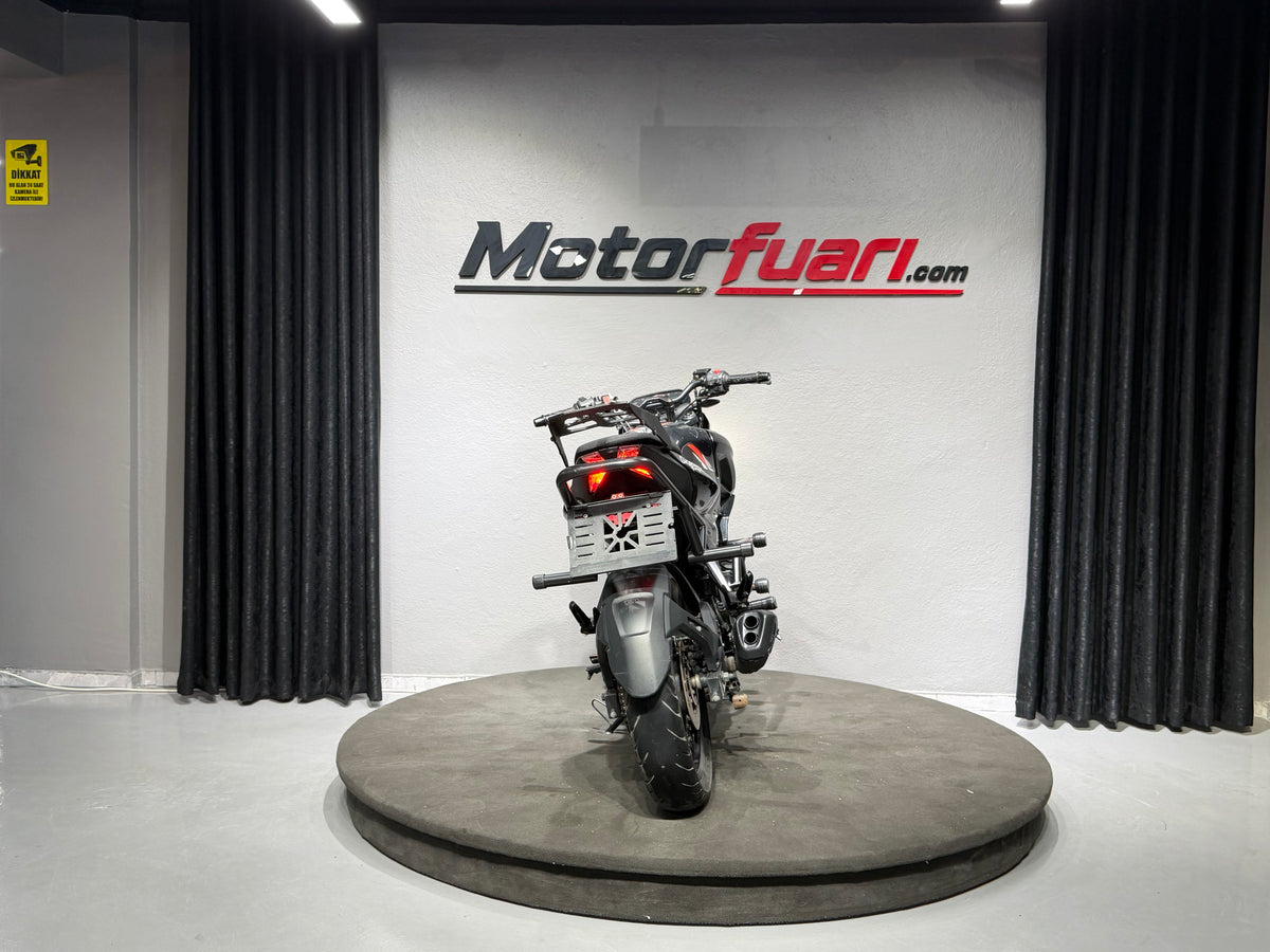 BAJAJ N250 2023