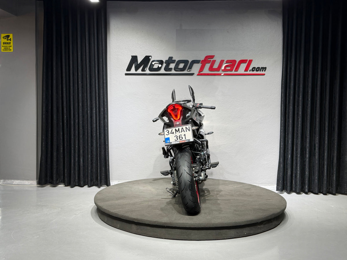 CFMOTO 250 SR