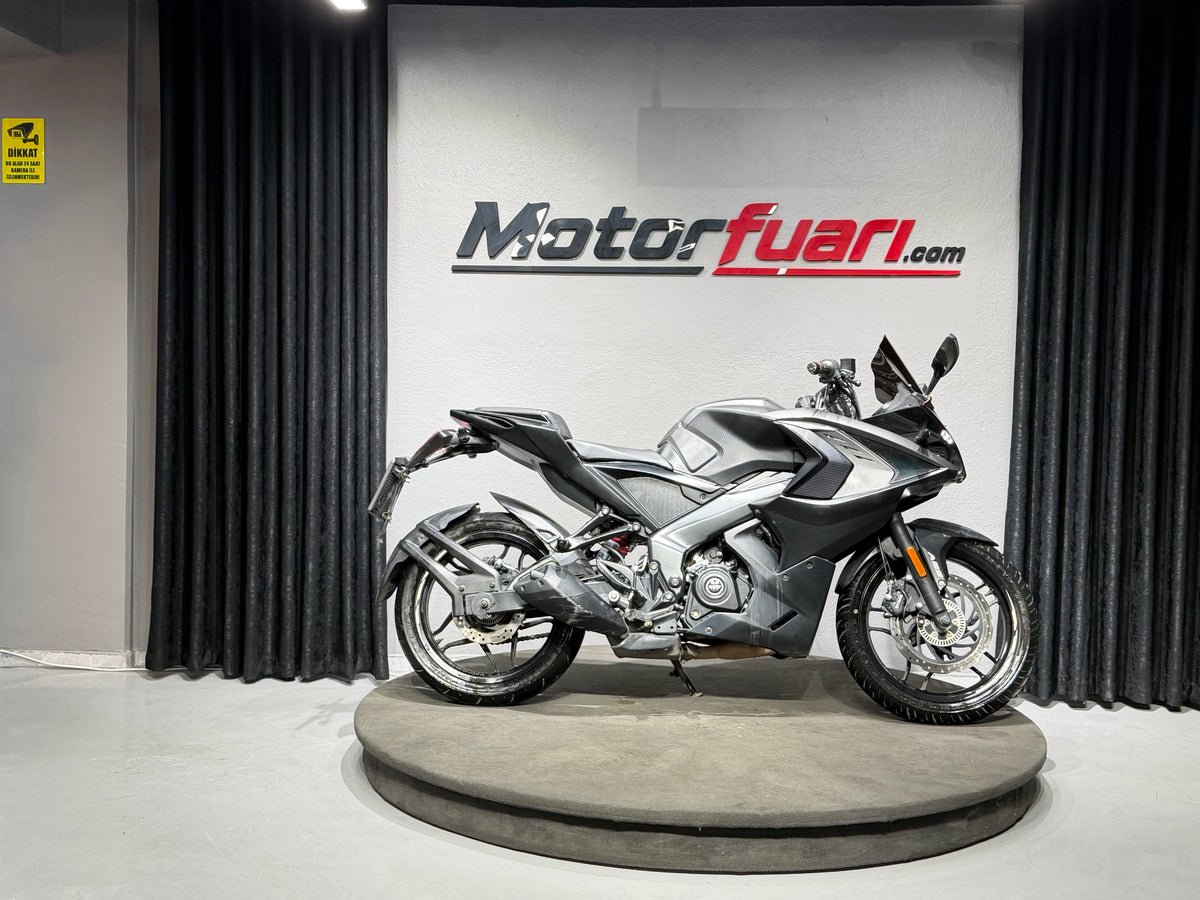 BAJAJ PULSAR RS 200 ABS