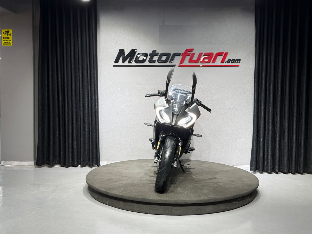 CFMOTO 250 SR