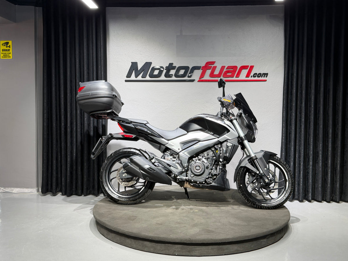 BAJAJ DOMINAR 250 D 2024