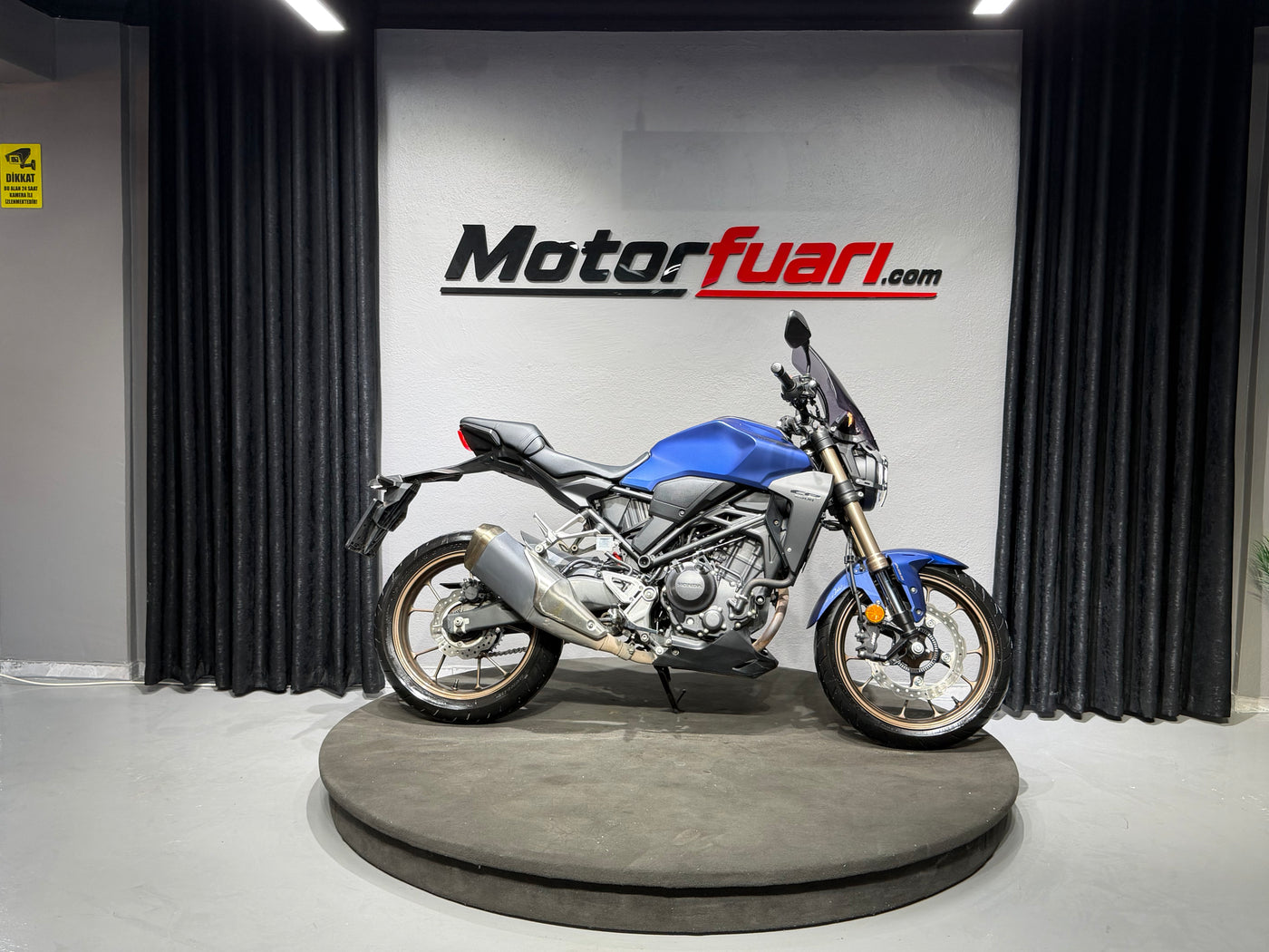HONDA CB250R 2022