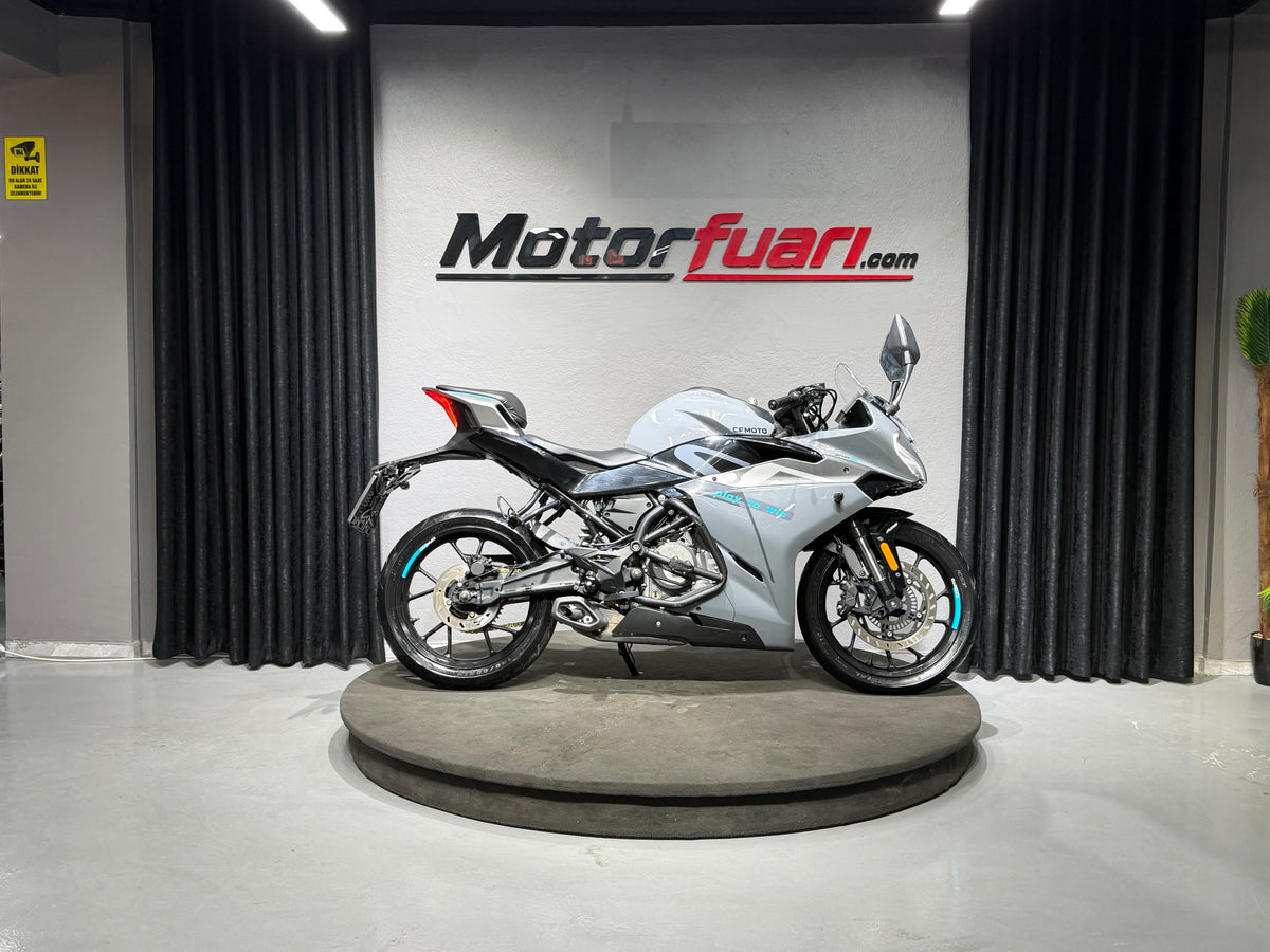 CFMOTO 250 SR