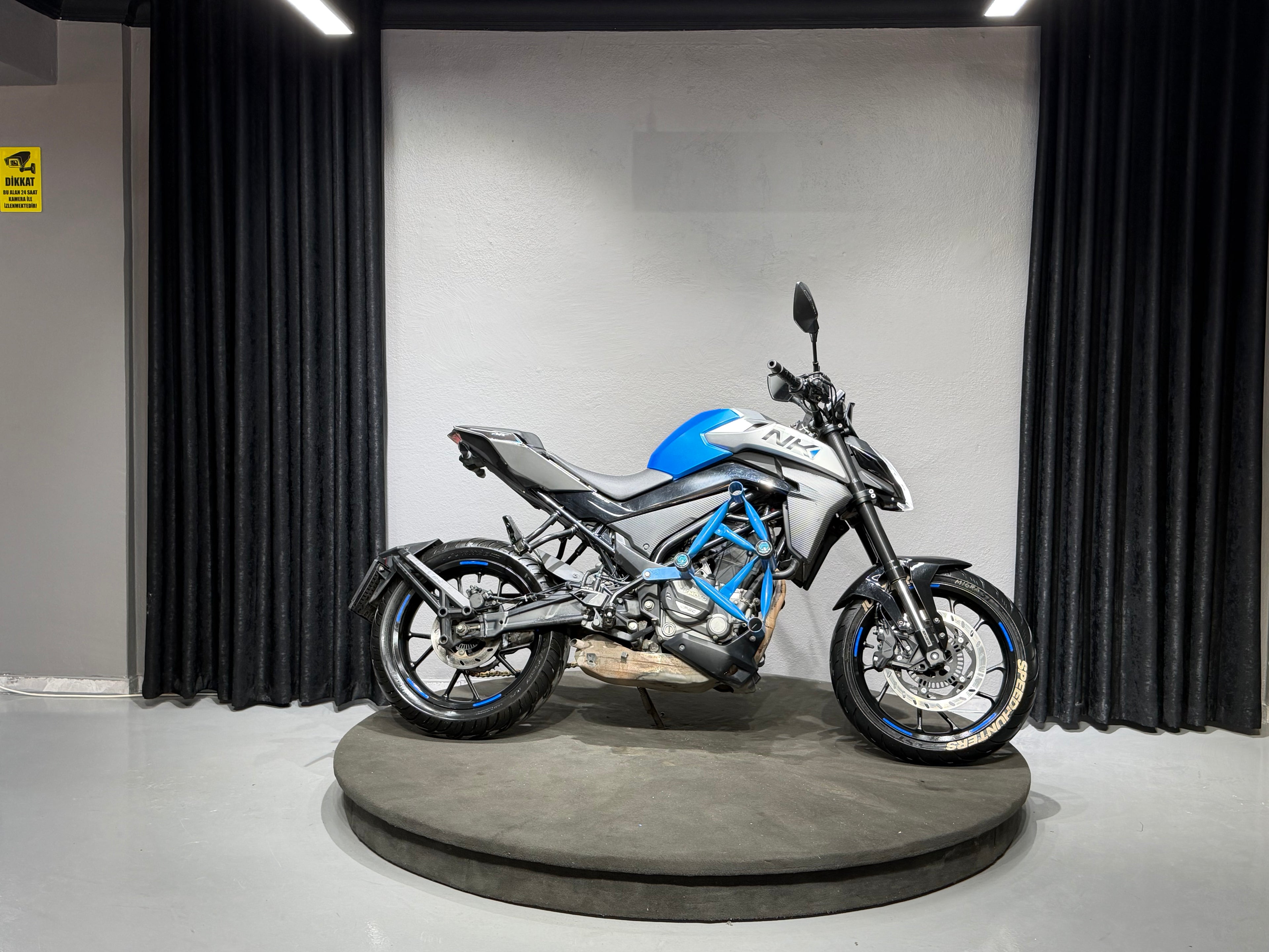 CFMOTO 250NK 2024