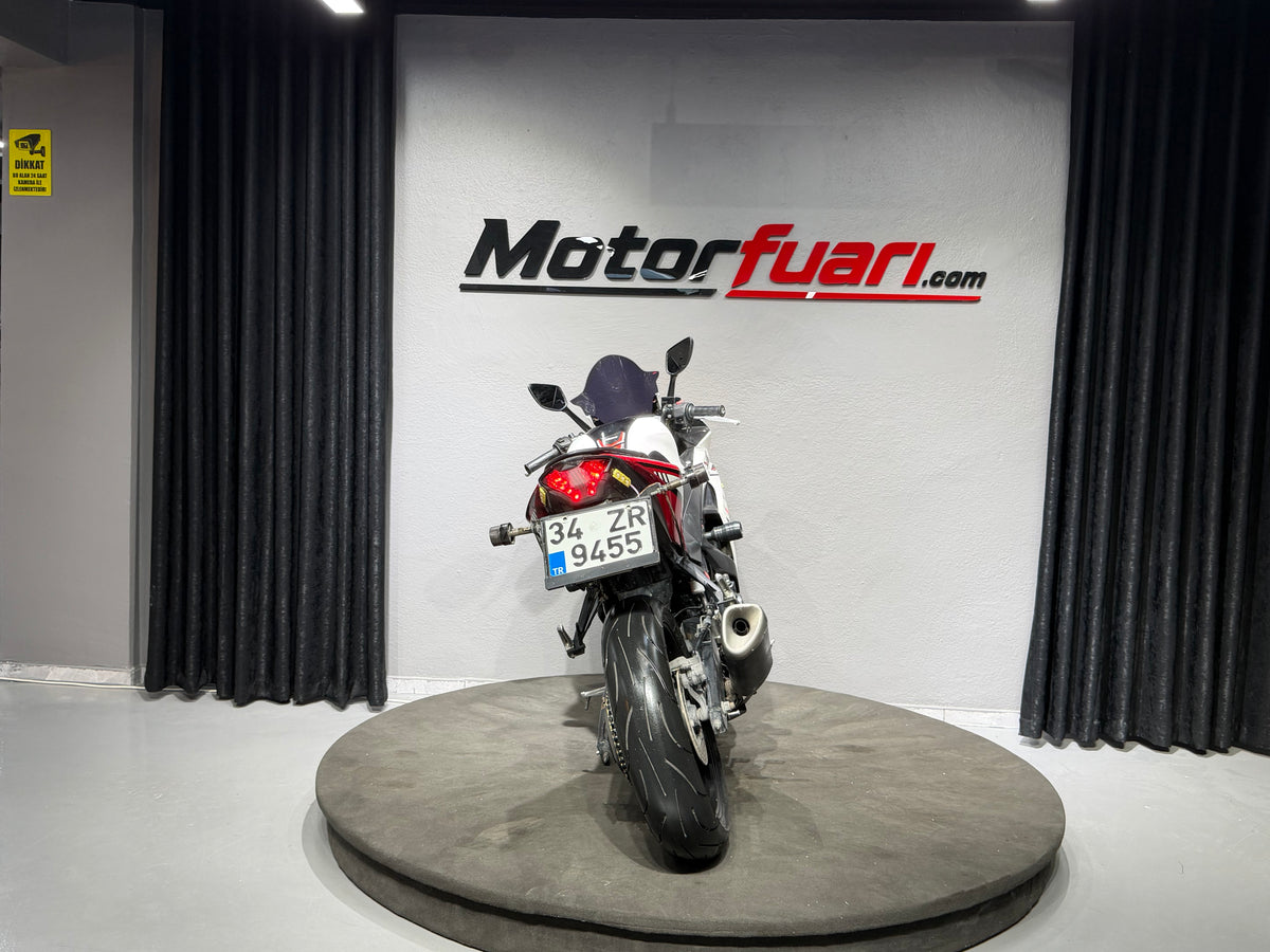 YAMAHA R-25