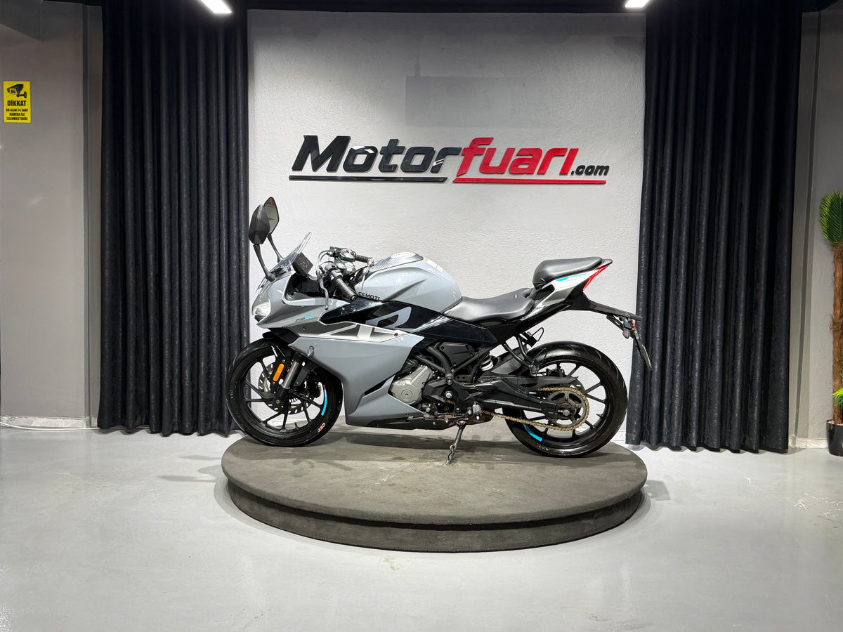 CFMOTO 250 SR