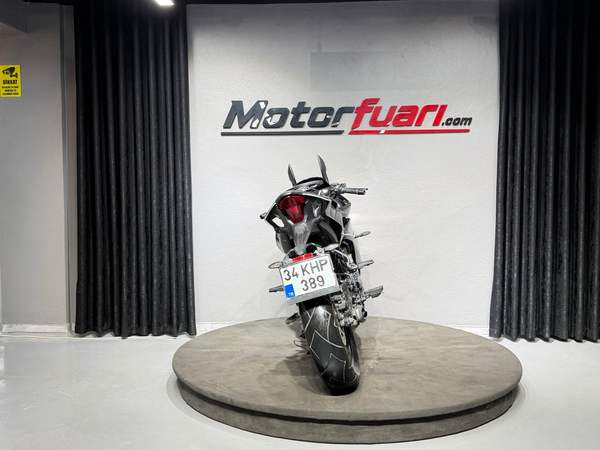 CFMOTO 250 SR