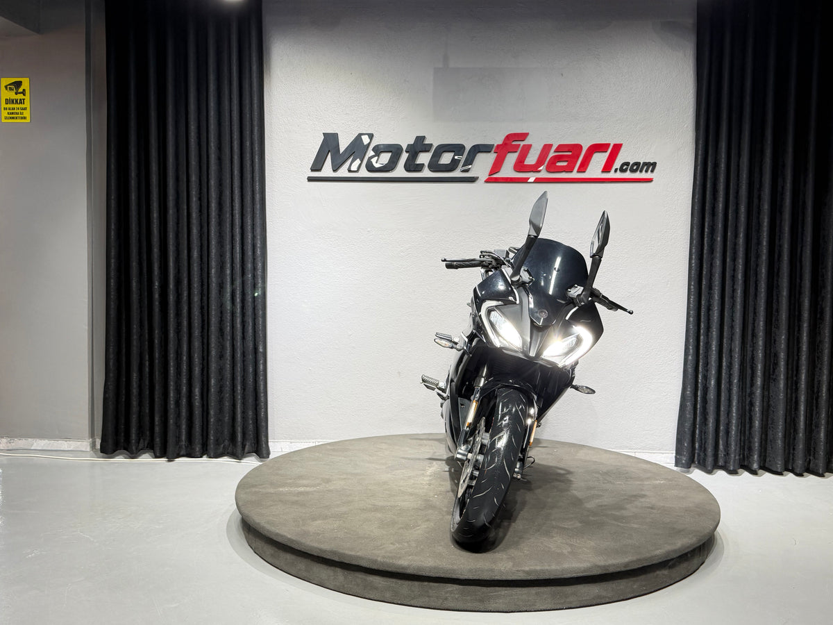 CFMOTO 250 SR