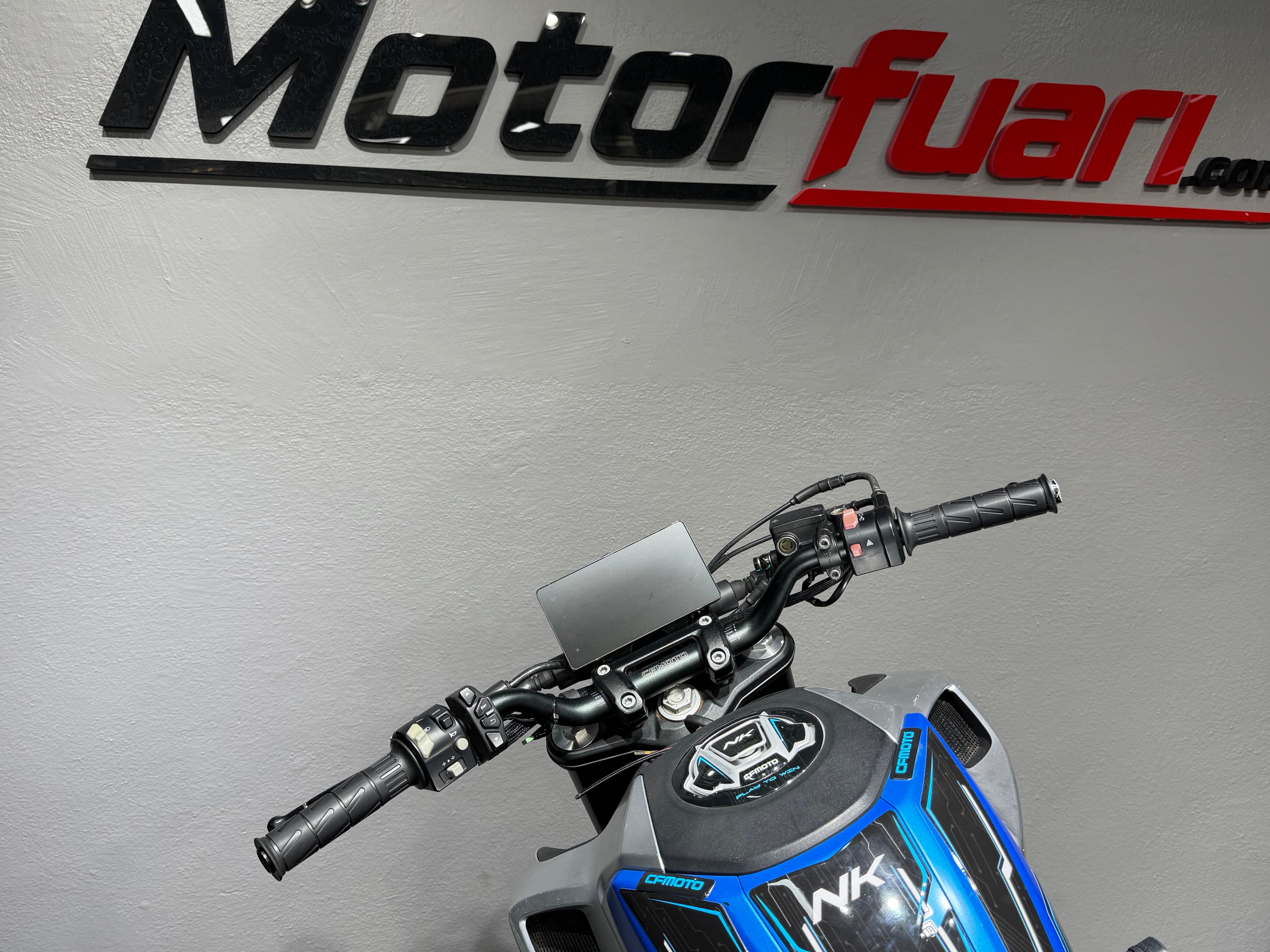 CFMOTO 250 NK