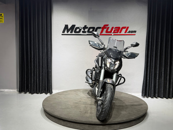 BAJAJ DOMINAR 400 UG 2024